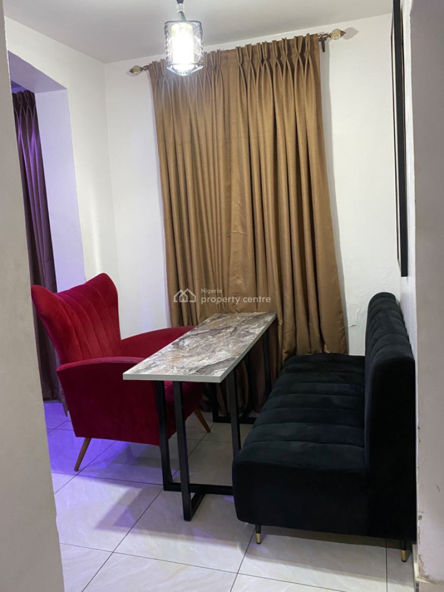 Cozy 2-bedroom Furnished Apartment, Alagomeji, Yaba, Lagos, Flat / Apartment Short Let