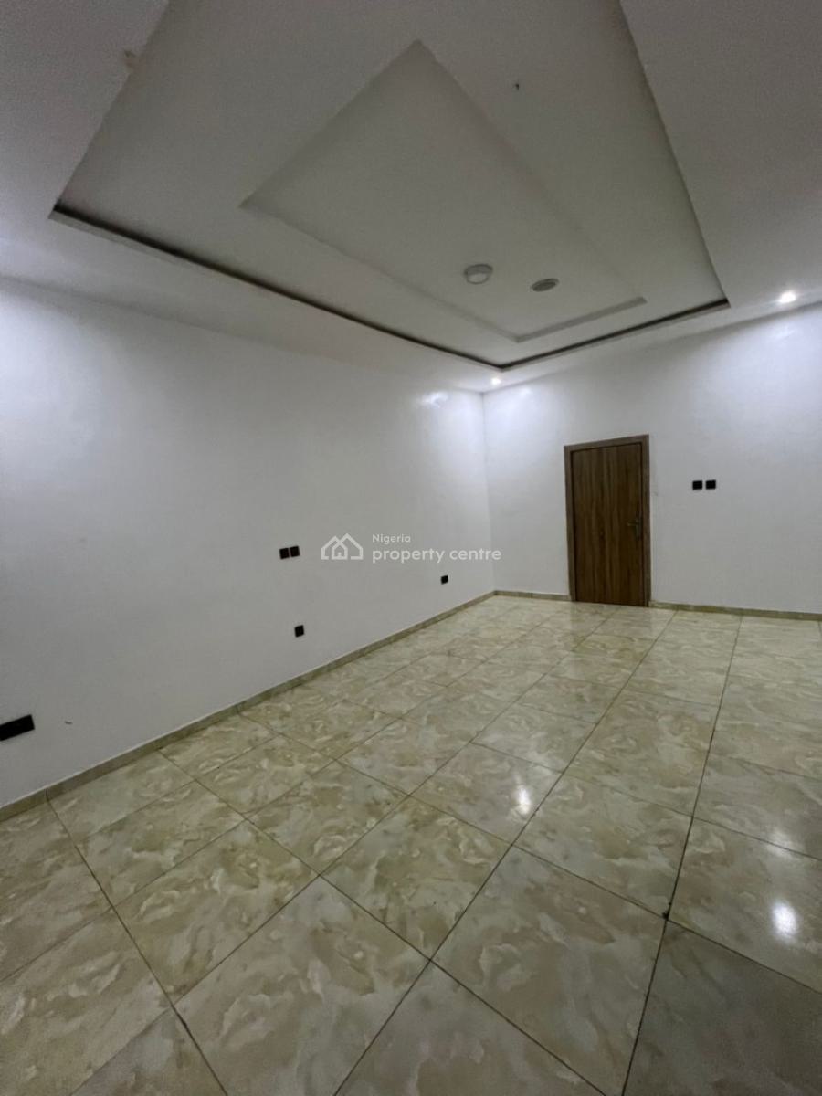 Spacious Master Bedroom Im a Shared Apartment, Royal Pine Estate,  Orchid Road Eleganza Bustop Lekki Lagos, Lekki, Lagos, Flat / Apartment for Rent