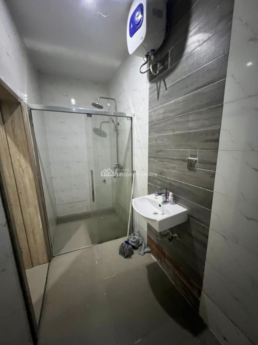 Spacious Master Bedroom Im a Shared Apartment, Royal Pine Estate,  Orchid Road Eleganza Bustop Lekki Lagos, Lekki, Lagos, Flat / Apartment for Rent