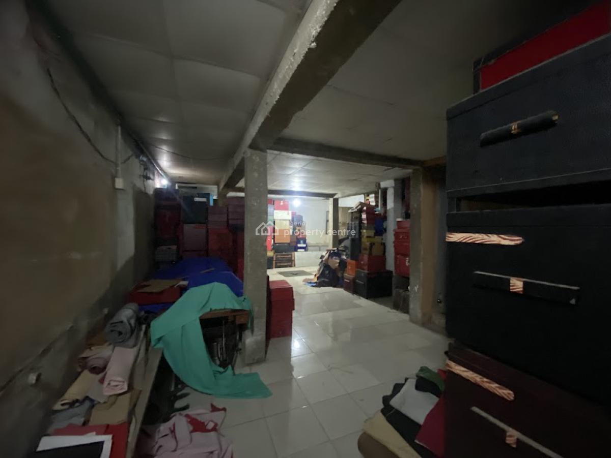 1,200sqm Warehouse Space with 3 Bedroom Apartment Available, Ikeja Gra, Ikeja, Lagos, Warehouse for Rent