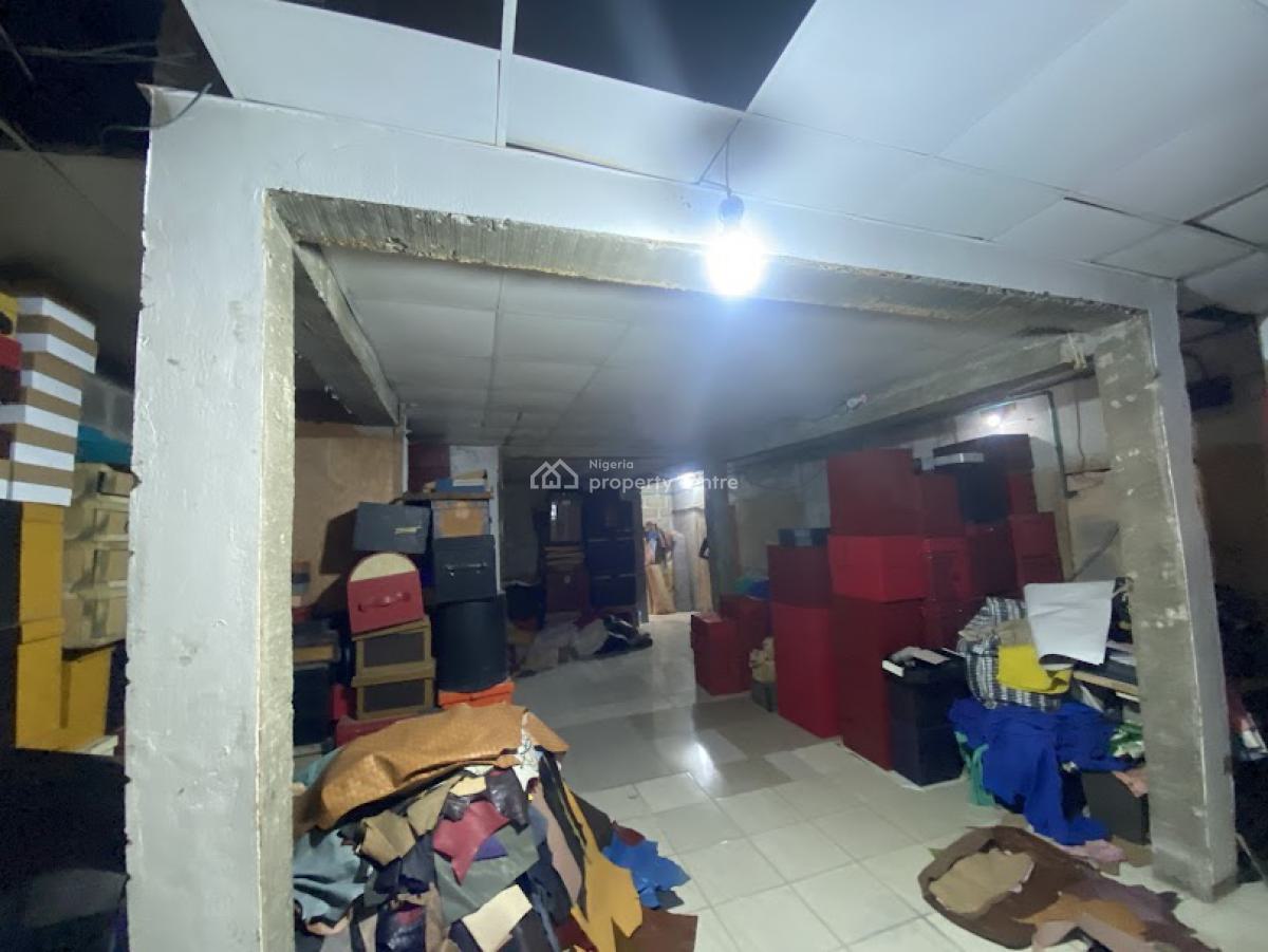 1,200sqm Warehouse Space with 3 Bedroom Apartment Available, Ikeja Gra, Ikeja, Lagos, Warehouse for Rent