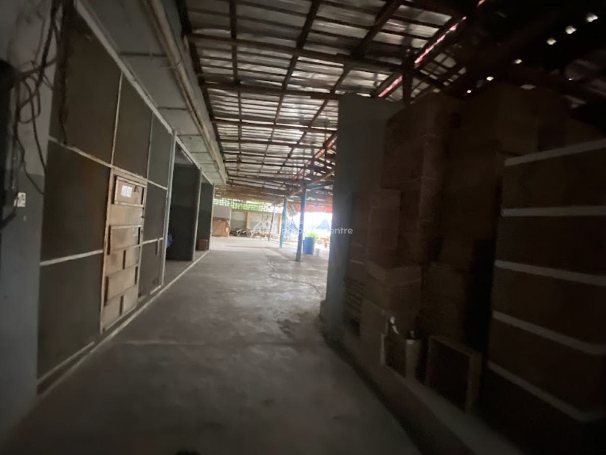 1,200sqm Warehouse Space with 3 Bedroom Apartment Available, Ikeja Gra, Ikeja, Lagos, Warehouse for Rent