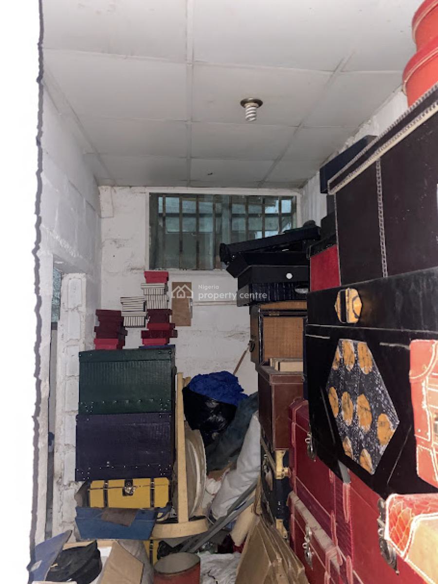 1,200sqm Warehouse Space with 3 Bedroom Apartment Available, Ikeja Gra, Ikeja, Lagos, Warehouse for Rent