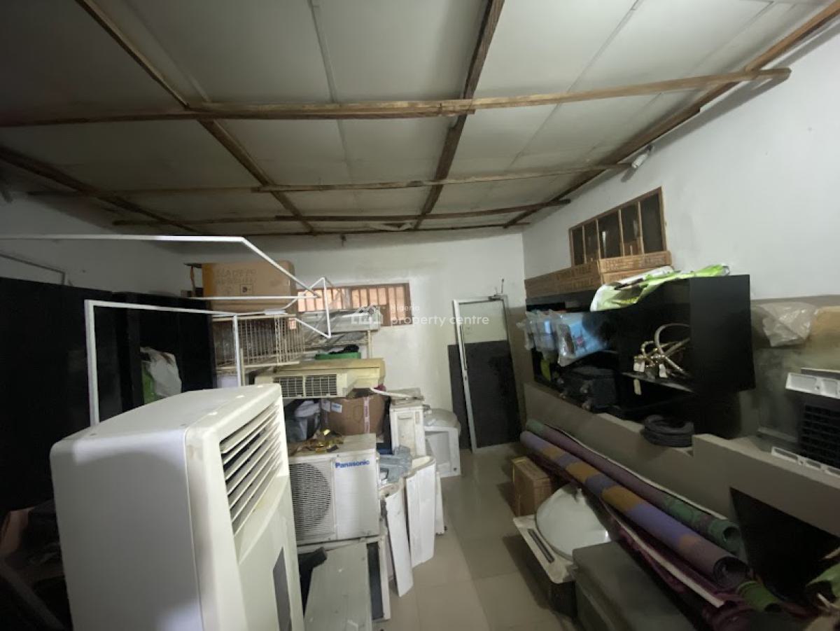 1,200sqm Warehouse Space with 3 Bedroom Apartment Available, Ikeja Gra, Ikeja, Lagos, Warehouse for Rent