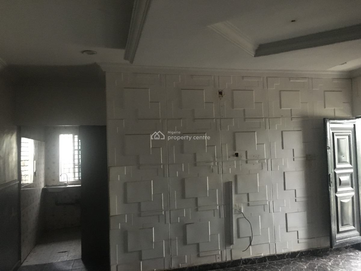 Healthy 2 Bedrooms Flat, Emmanuel High Street, Ogudu, Lagos, Flat / Apartment for Rent