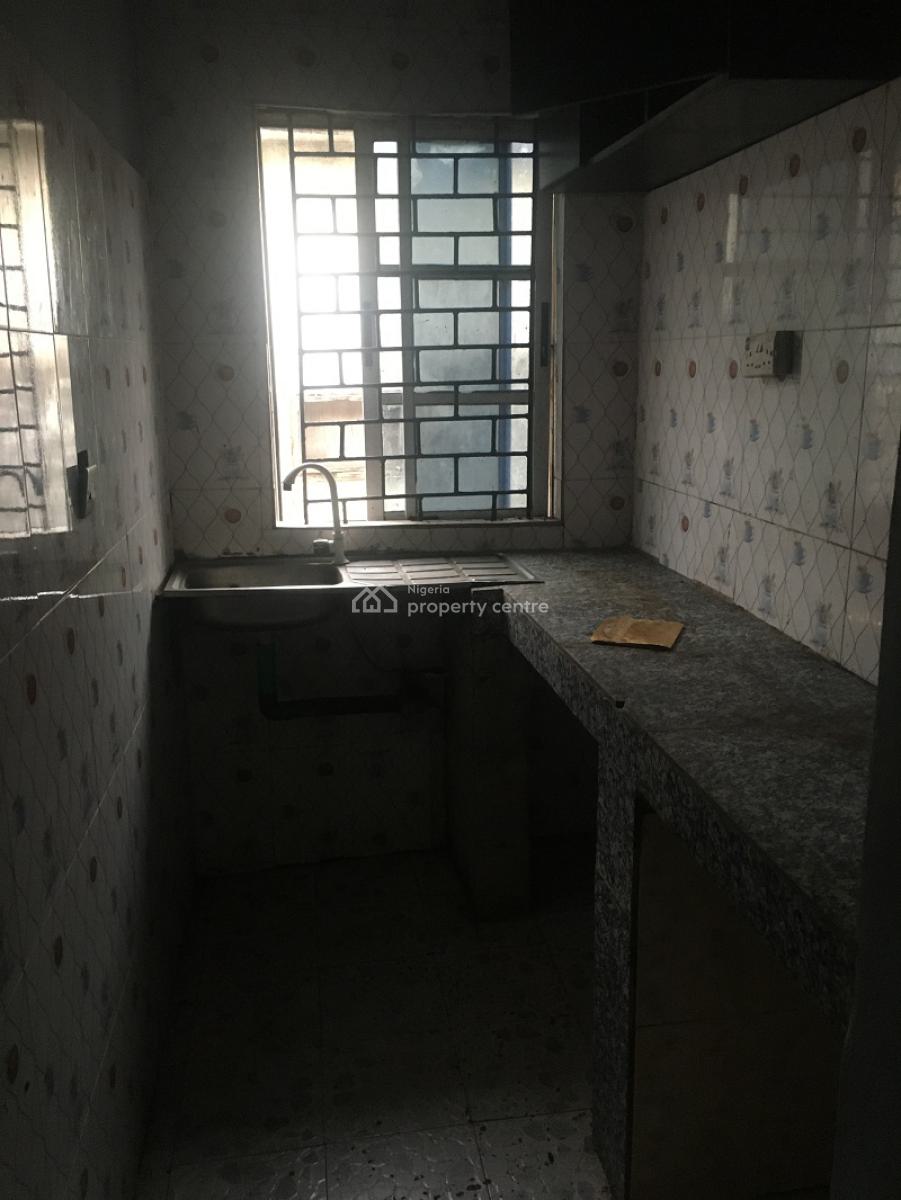 Healthy 2 Bedrooms Flat, Emmanuel High Street, Ogudu, Lagos, Flat / Apartment for Rent