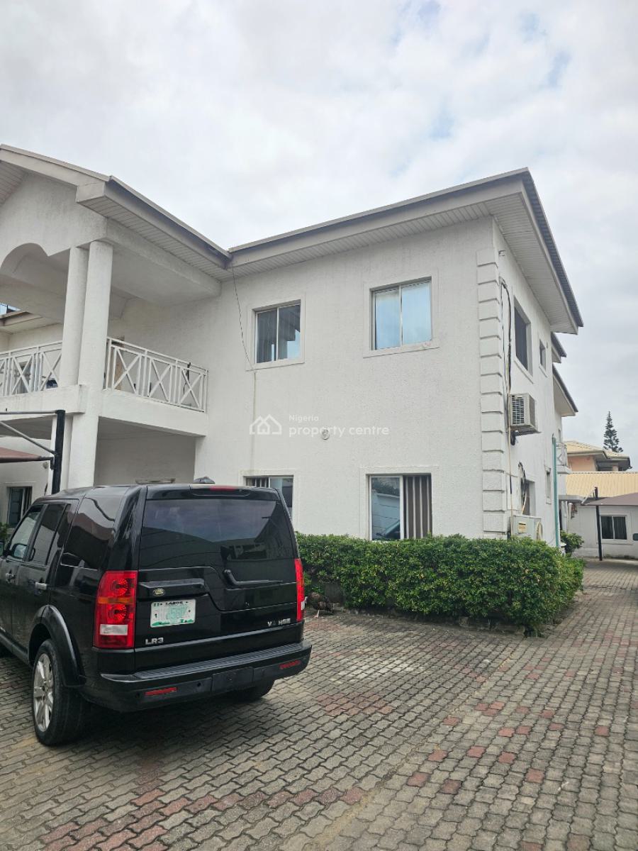 4 Bedrooms Terrace Duplex with Bq, Lekki Phase 1, Lekki, Lagos, Office Space for Rent