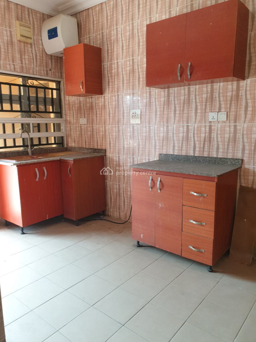 Spacious Paint House 3 Bedroom with a Room Bq, Chevron, Lekki, Lagos, Flat / Apartment for Rent