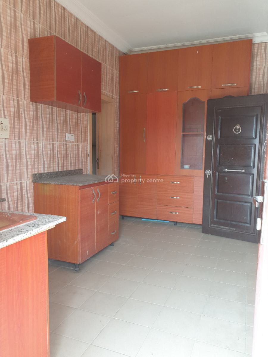 Spacious Paint House 3 Bedroom with a Room Bq, Chevron, Lekki, Lagos, Flat / Apartment for Rent