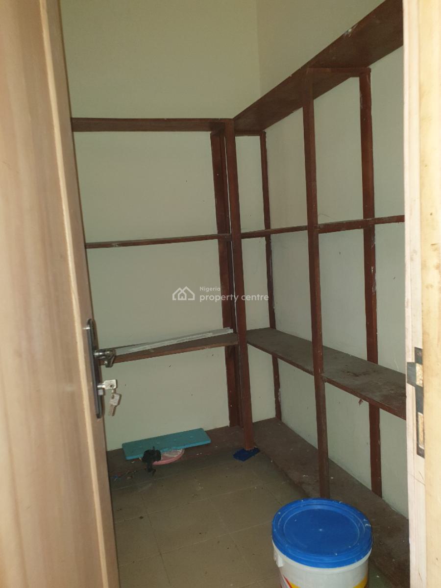 Spacious Paint House 3 Bedroom with a Room Bq, Chevron, Lekki, Lagos, Flat / Apartment for Rent