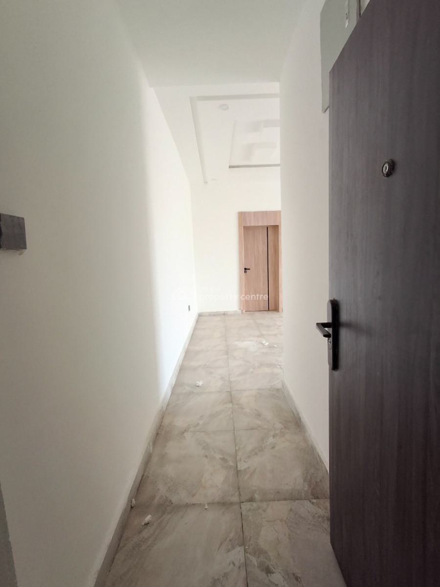 2 Bedroom Apartment in a Well-secured Estate, Ikate, Lekki, Lagos, Flat / Apartment for Sale