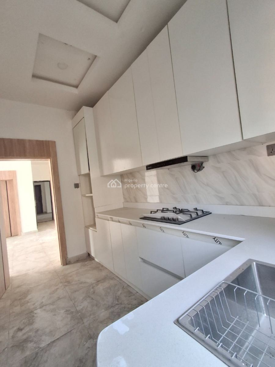 2 Bedroom Apartment in a Well-secured Estate, Ikate, Lekki, Lagos, Flat / Apartment for Sale