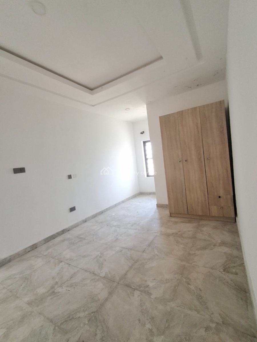 2 Bedroom Apartment in a Well-secured Estate, Ikate, Lekki, Lagos, Flat / Apartment for Sale