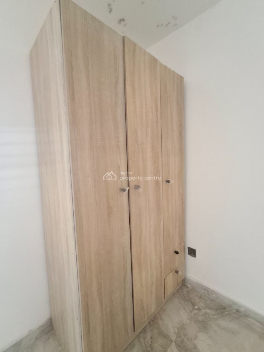 2 Bedroom Apartment in a Well-secured Estate, Ikate, Lekki, Lagos, Flat / Apartment for Sale
