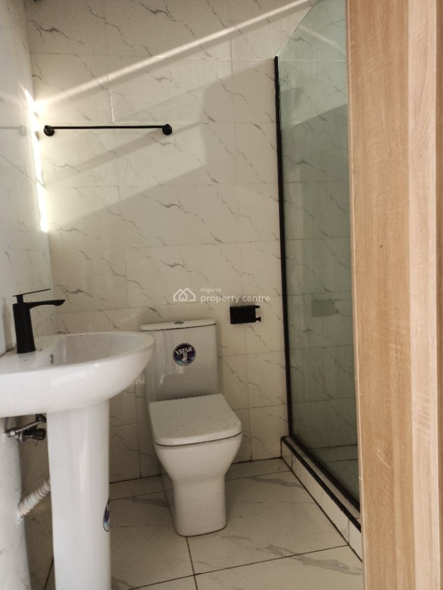 2 Bedroom Apartment with Spacious, Ilasan Axis, Ikate Elegushi, Lekki, Lagos, Block of Flats for Sale