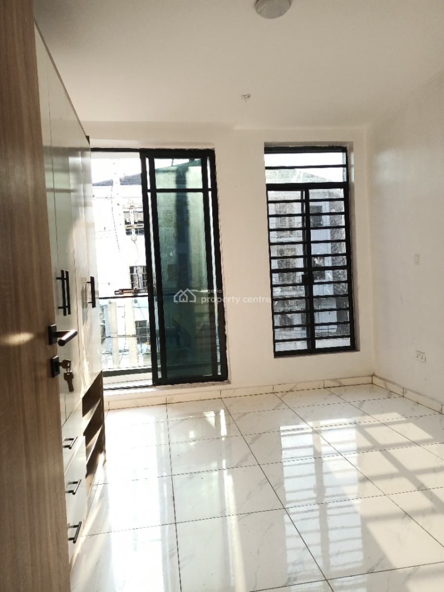2 Bedroom Apartment with Spacious, Ilasan Axis, Ikate Elegushi, Lekki, Lagos, Block of Flats for Sale