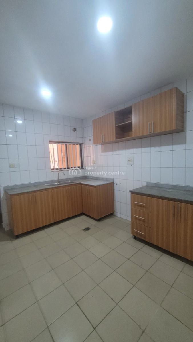 Luxury 3 Bedroom Flat on The G-floor Tarred Road, By Arab, Utako, Abuja, Flat / Apartment for Rent