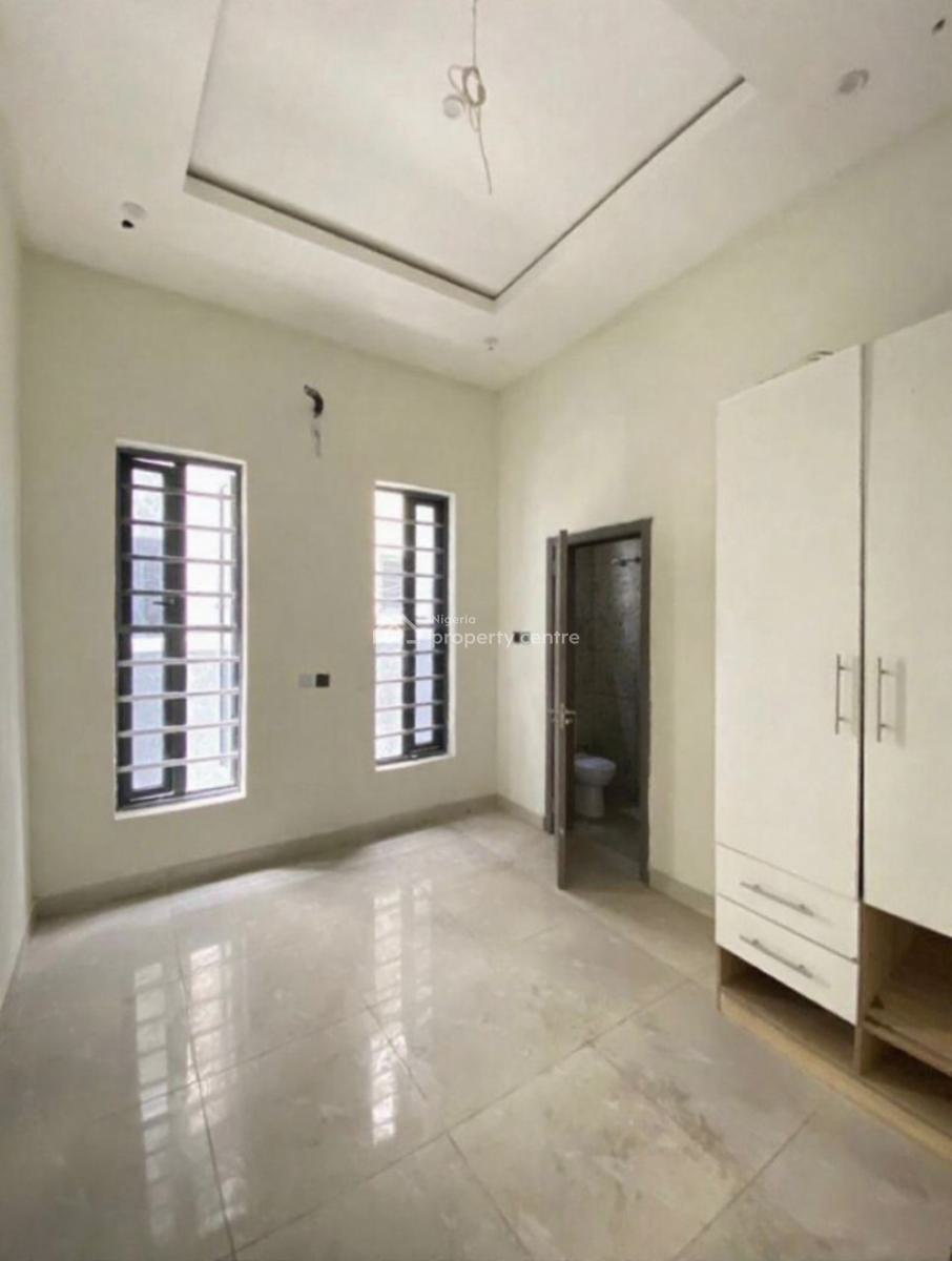 Distress 4 Bedroom Semi-detached with a Room Bq, Maple Signature Estate, Orchid Road, Lekki, Lagos, Semi-detached Duplex for Sale