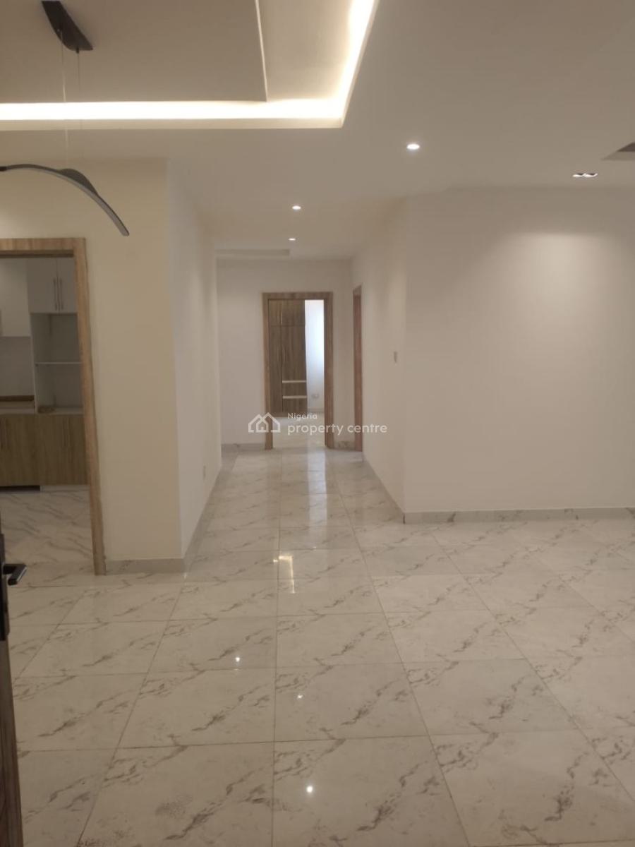 a Unit of 3 Bedrooms Apartments Upstairs with a Room Bq, Chevyview Estate Chevron, Lekki, Lagos, House for Sale