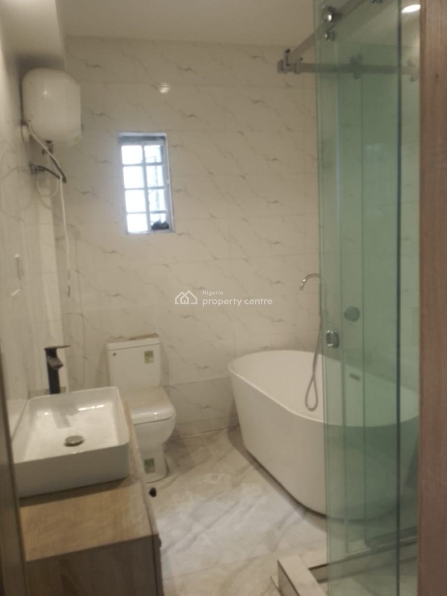 a Unit of 3 Bedrooms Apartments Upstairs with a Room Bq, Chevyview Estate Chevron, Lekki, Lagos, House for Sale