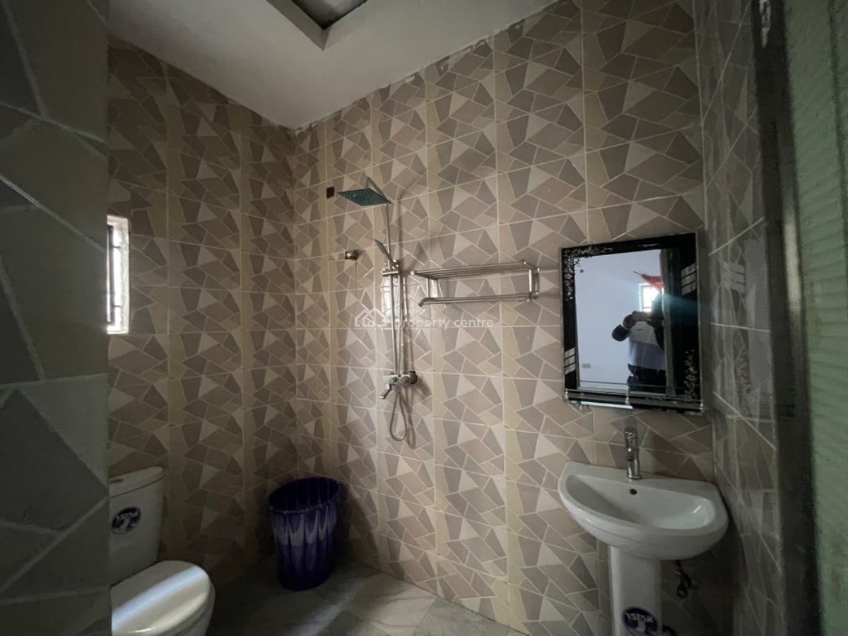 Clean and Spacious Three Bedrooms, Jabi Airport Junction, Jabi, Abuja, Flat / Apartment for Rent
