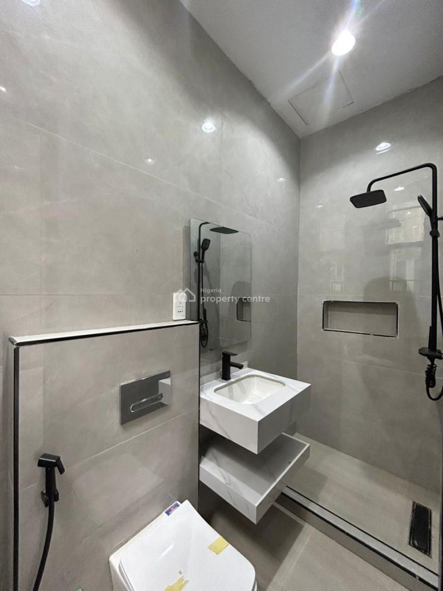 Fully Serviced Luxury 3 Bedroom Apartment + Swimming Pool, Gym, Roofto, Lekki Phase 1, Lekki, Lagos, Flat / Apartment for Rent