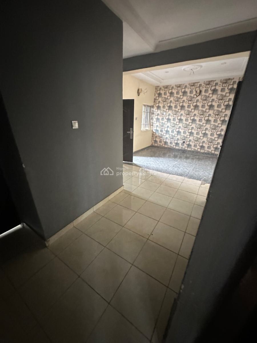 3 Bedroom Apartment in a Decent Location, Around Living Faith Church F01, Fo1 Layout, Kubwa, Abuja, Flat / Apartment for Rent
