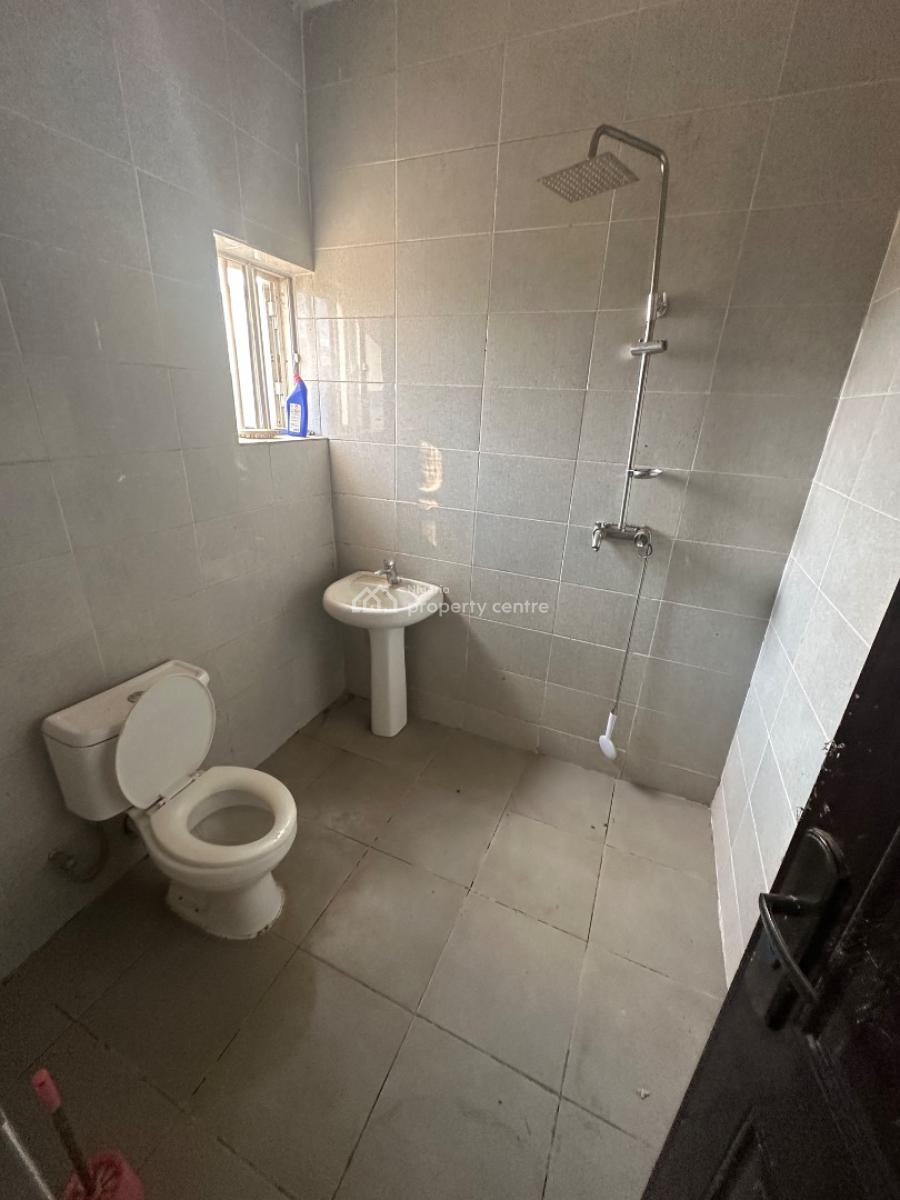 3 Bedroom Apartment in a Decent Location, Around Living Faith Church F01, Fo1 Layout, Kubwa, Abuja, Flat / Apartment for Rent