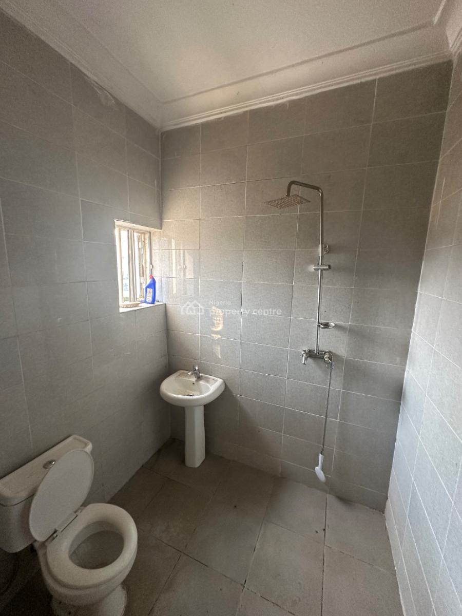 3 Bedroom Apartment in a Decent Location, Around Living Faith Church F01, Fo1 Layout, Kubwa, Abuja, Flat / Apartment for Rent
