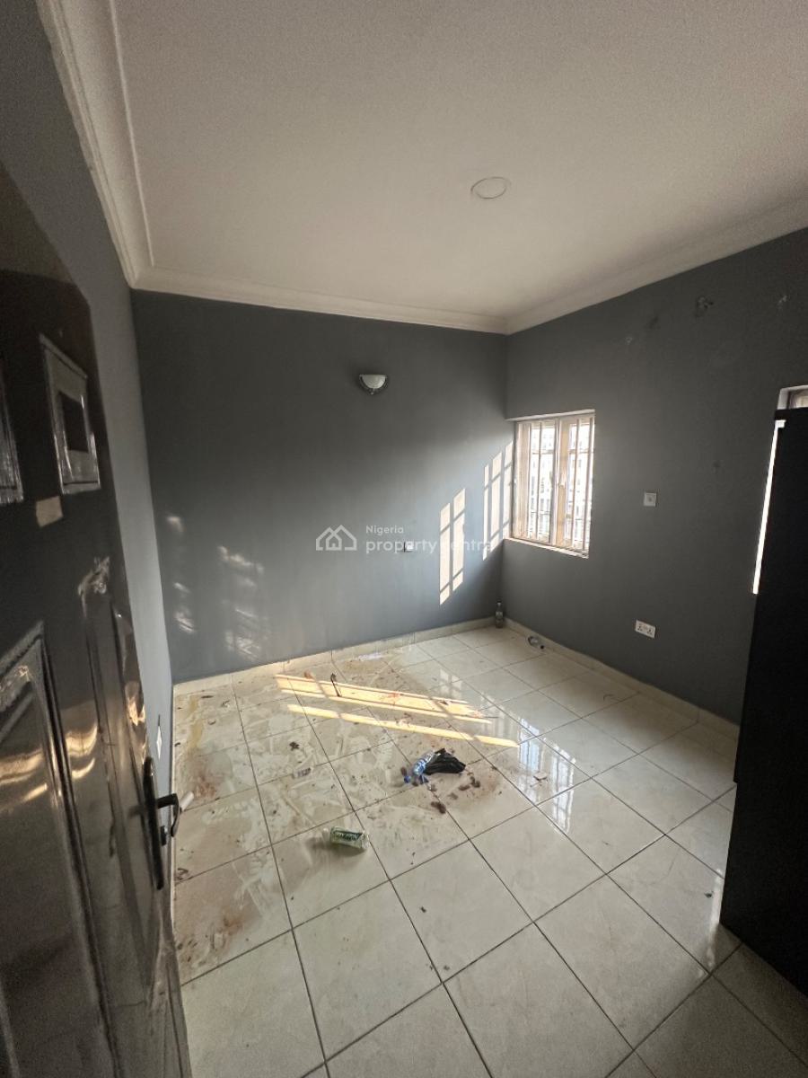 3 Bedroom Apartment in a Decent Location, Around Living Faith Church F01, Fo1 Layout, Kubwa, Abuja, Flat / Apartment for Rent