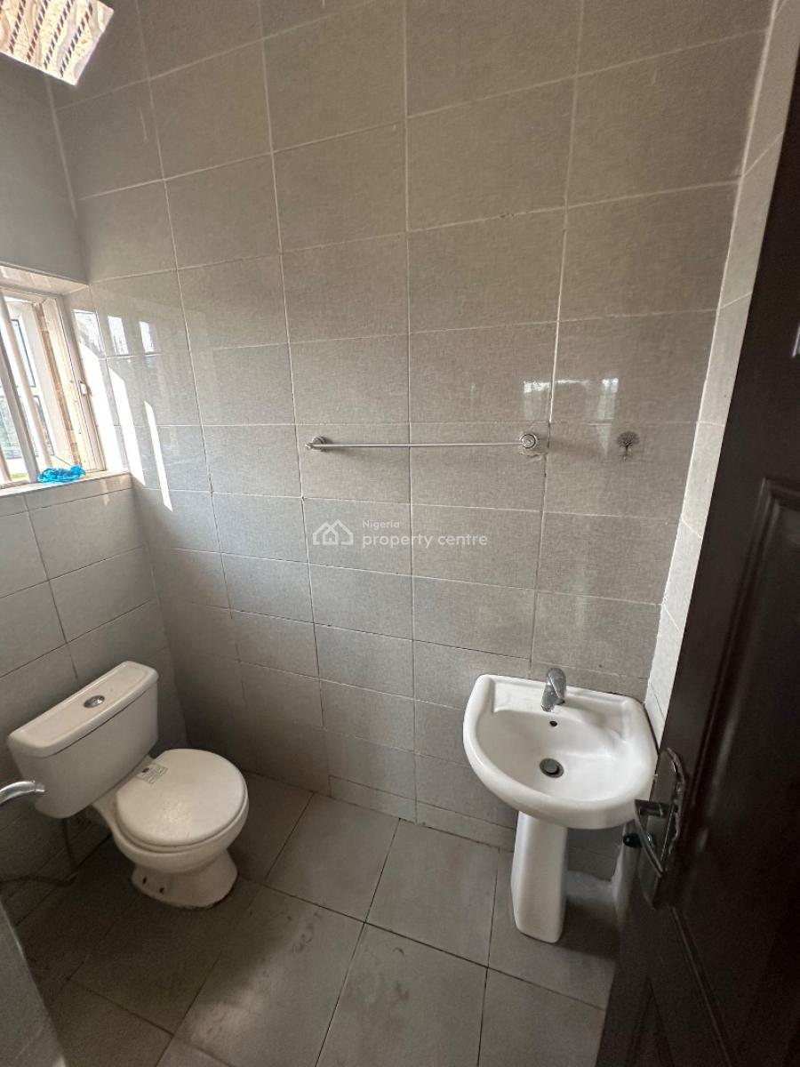 3 Bedroom Apartment in a Decent Location, Around Living Faith Church F01, Fo1 Layout, Kubwa, Abuja, Flat / Apartment for Rent