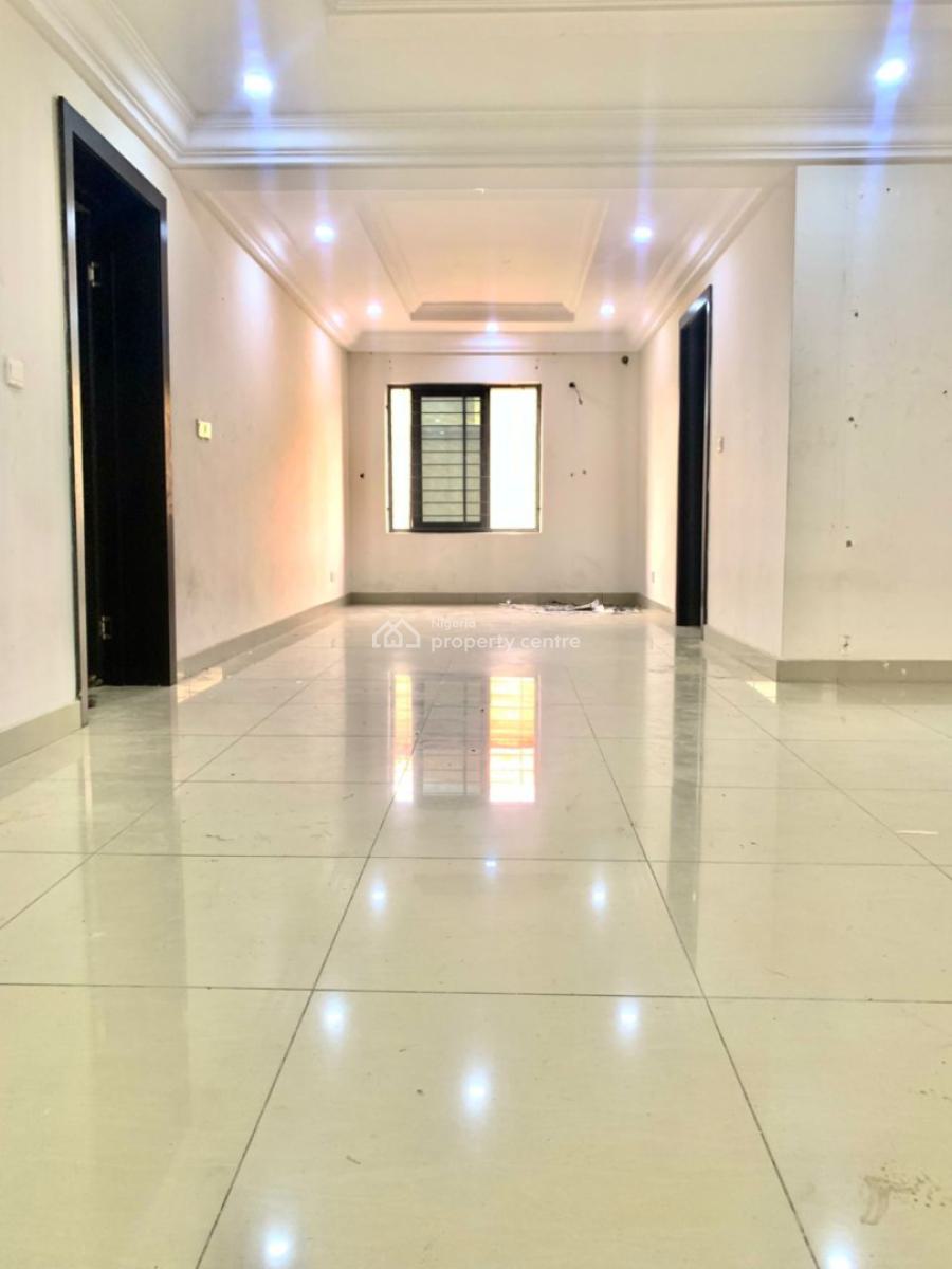 Serviced 3 Bedroom Apartment in a Secured Estate, Osapa, Lekki, Lagos, Flat / Apartment for Rent