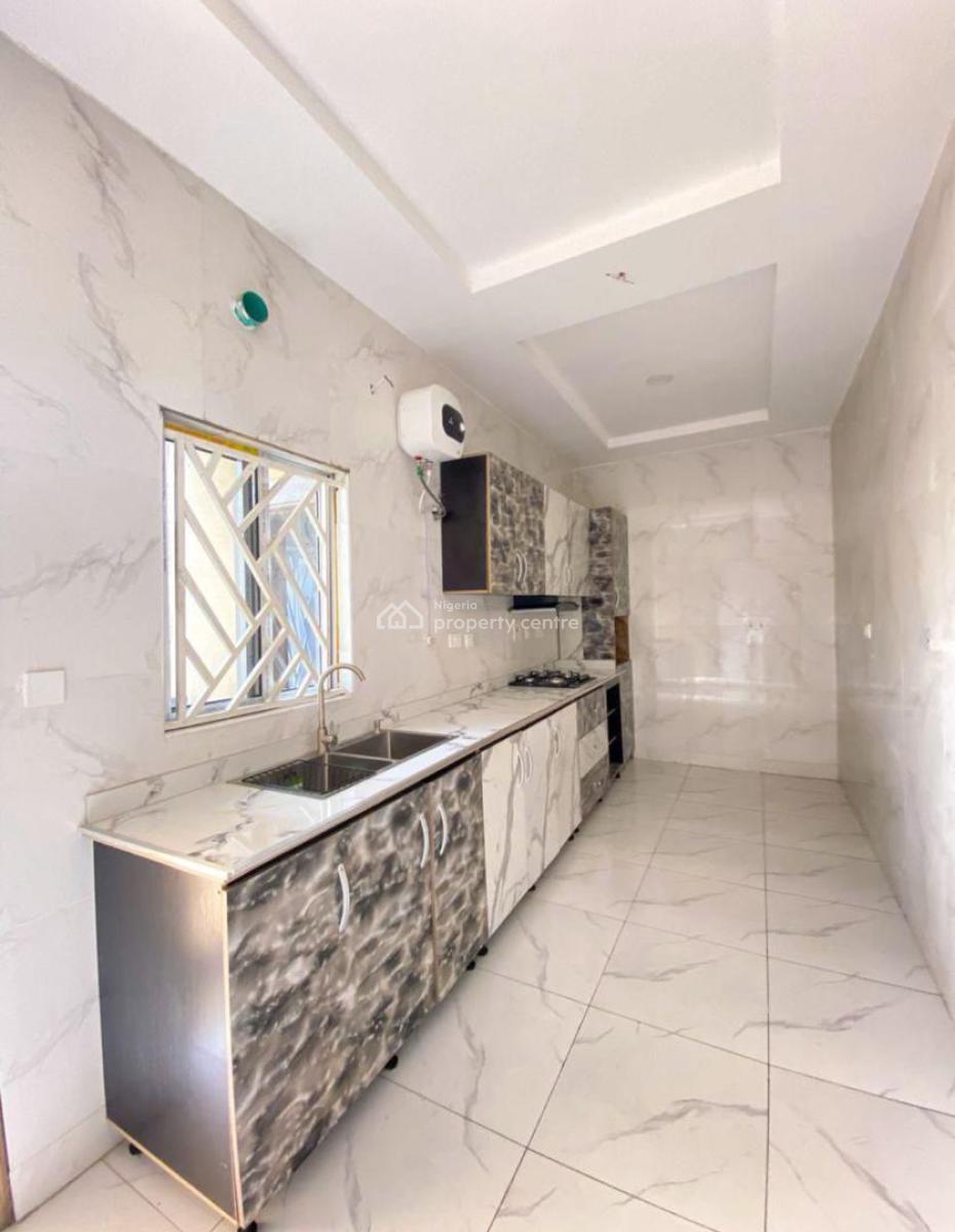 2 Bedrooms Apartment with Bq in a Secured Estate, Ikota, Lekki, Lagos, Flat / Apartment for Rent