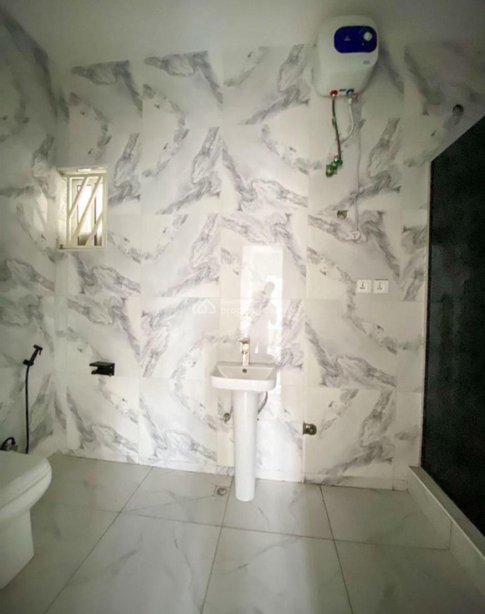 2 Bedrooms Apartment with Bq in a Secured Estate, Ikota, Lekki, Lagos, Flat / Apartment for Rent