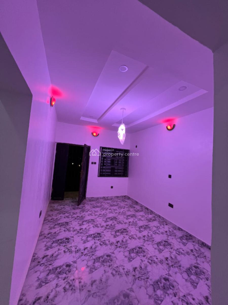 Luxury 2-bedrooms Apartments, El Shaddai After Barracks Road, Ojoo, Ibadan, Oyo, Flat / Apartment for Rent
