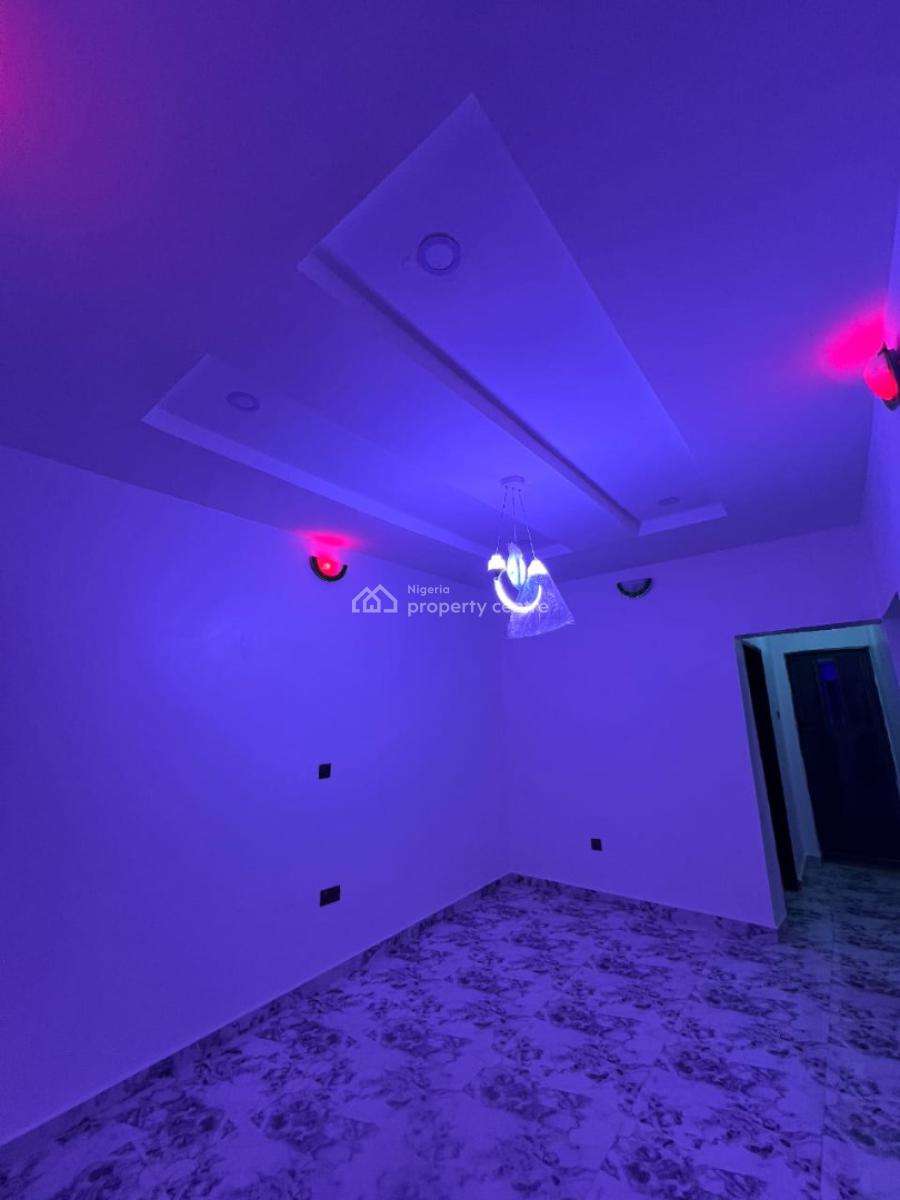 Luxury 2-bedrooms Apartments, El Shaddai After Barracks Road, Ojoo, Ibadan, Oyo, Flat / Apartment for Rent