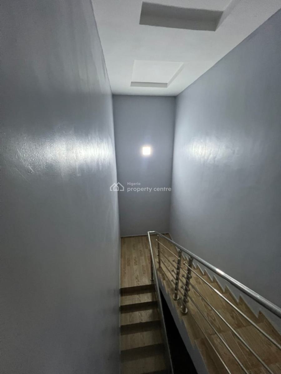 Luxury 2-bedrooms Apartments, El Shaddai After Barracks Road, Ojoo, Ibadan, Oyo, Flat / Apartment for Rent
