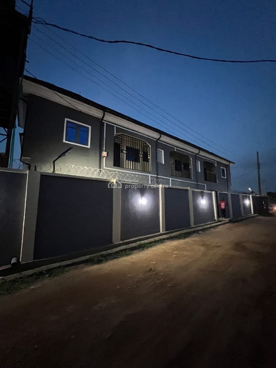 Luxury 2-bedrooms Apartments, El Shaddai After Barracks Road, Ojoo, Ibadan, Oyo, Flat / Apartment for Rent