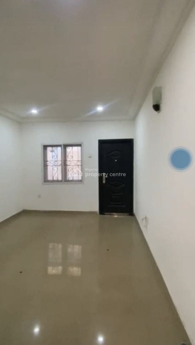 Working Class Lady Needed, Special 1 Bedroom Flat Bq in an Estate, Gwarinpa, Abuja, Flat / Apartment for Rent