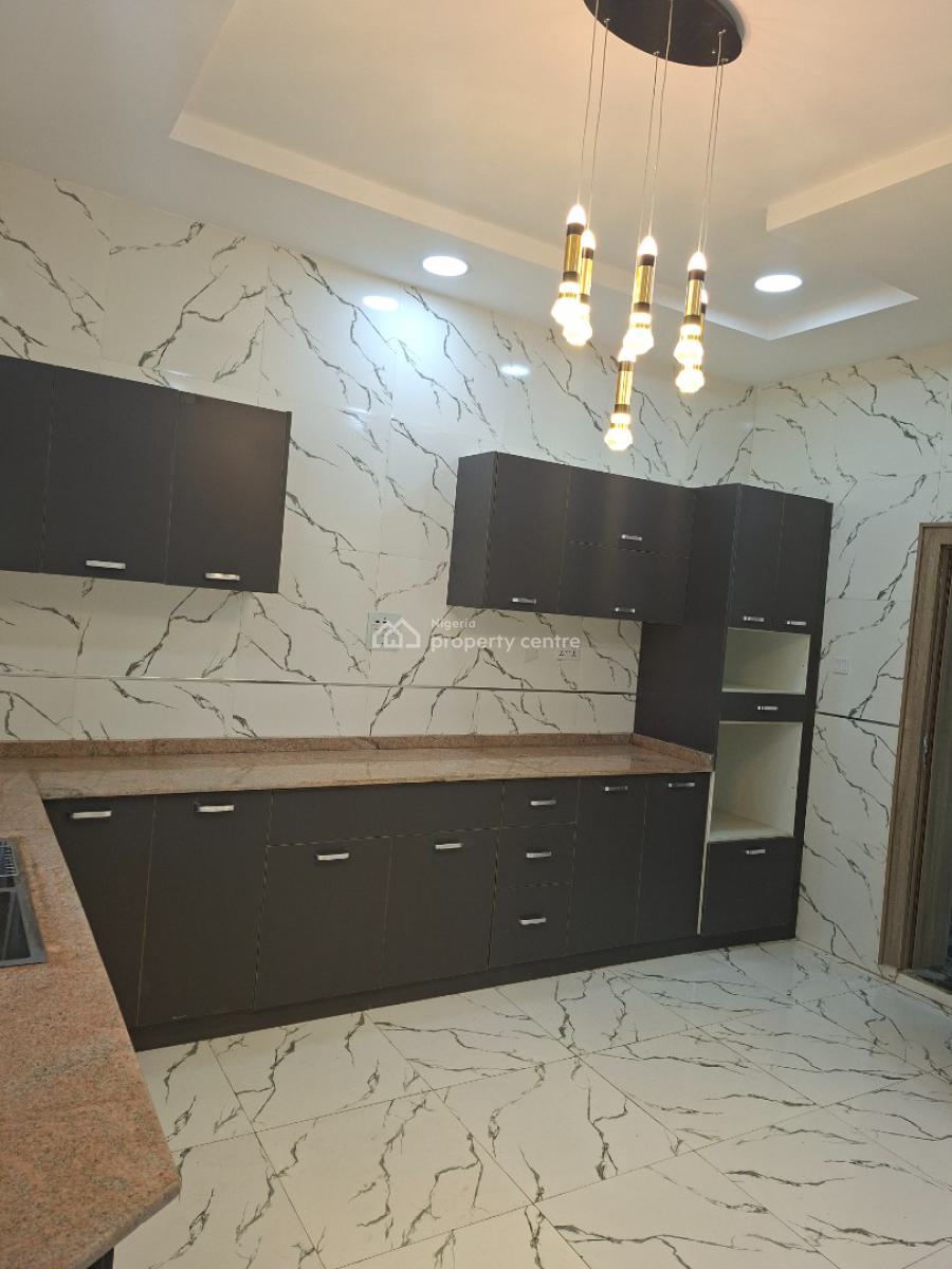a Tastefully Finished and Comtemporary 5bedroom Fully Detached with Bq, Guzape, Guzape District, Abuja, Detached Duplex for Sale