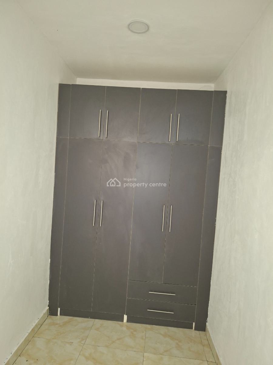 a Tastefully Finished and Comtemporary 5bedroom Fully Detached with Bq, Guzape, Guzape District, Abuja, Detached Duplex for Sale