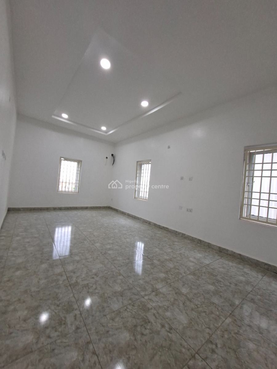 a Tastefully Finished and Comtemporary 5bedroom Fully Detached with Bq, Guzape, Guzape District, Abuja, Detached Duplex for Sale