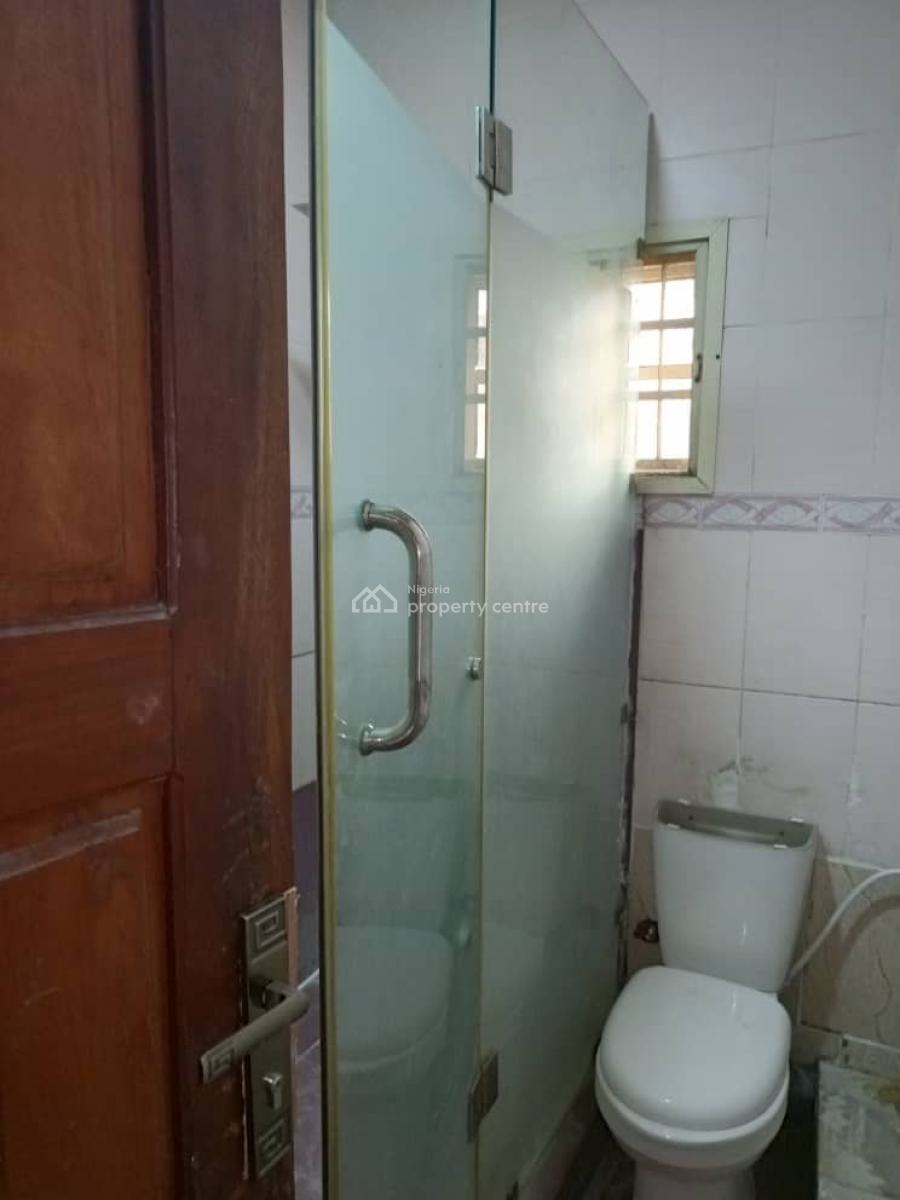 Serviced 3 Bedrooms Apartment Upstairs Floor with Big Spacious Parlour, Idado Estate Lekki, Idado, Lekki, Lagos, Flat / Apartment for Rent