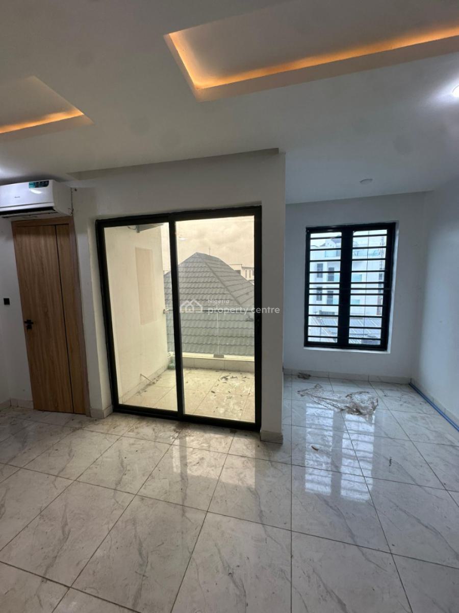 2 Bedroom. Ologolo, Lekki., Ologolo, Lekki, Lagos, Flat / Apartment for Rent