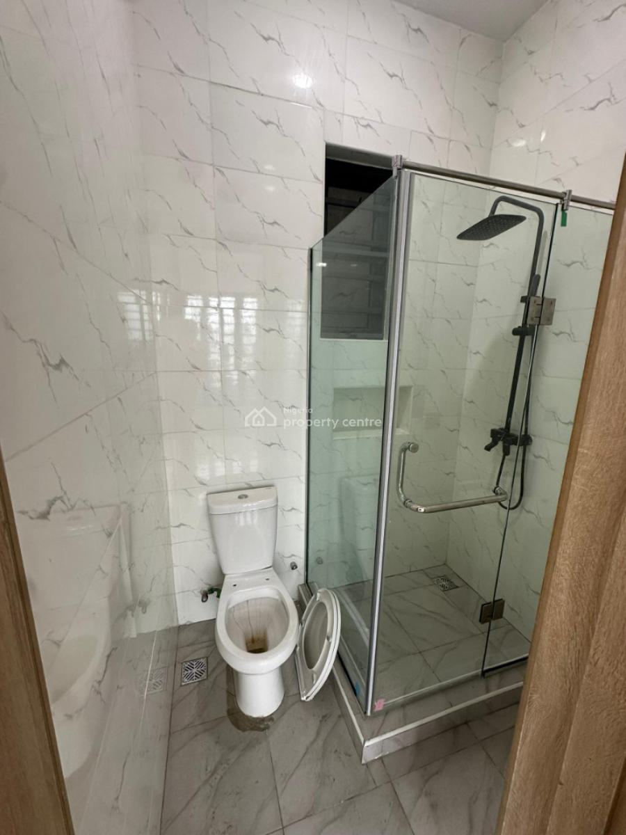 2 Bedroom. Ologolo, Lekki., Ologolo, Lekki, Lagos, Flat / Apartment for Rent