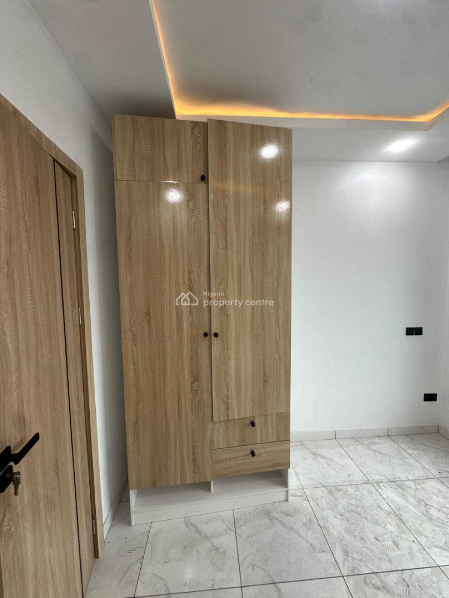 2 Bedroom. Ologolo, Lekki., Ologolo, Lekki, Lagos, Flat / Apartment for Rent
