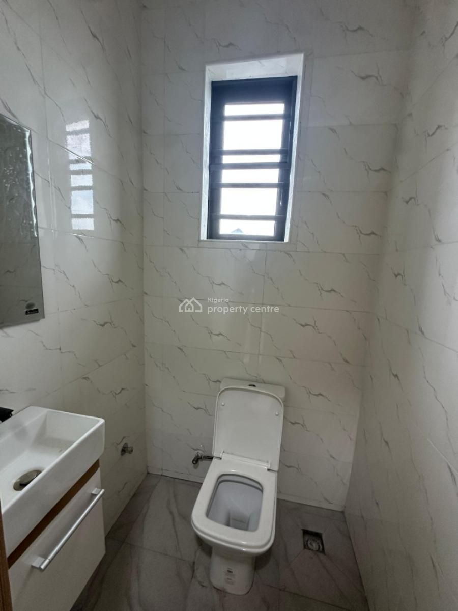 2 Bedroom. Ologolo, Lekki., Ologolo, Lekki, Lagos, Flat / Apartment for Rent