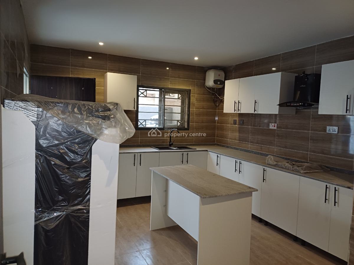 Serviced Self-compound 4 Bedroom Terrace Duplex with Bq, Wuse, Abuja, Terraced Duplex for Rent