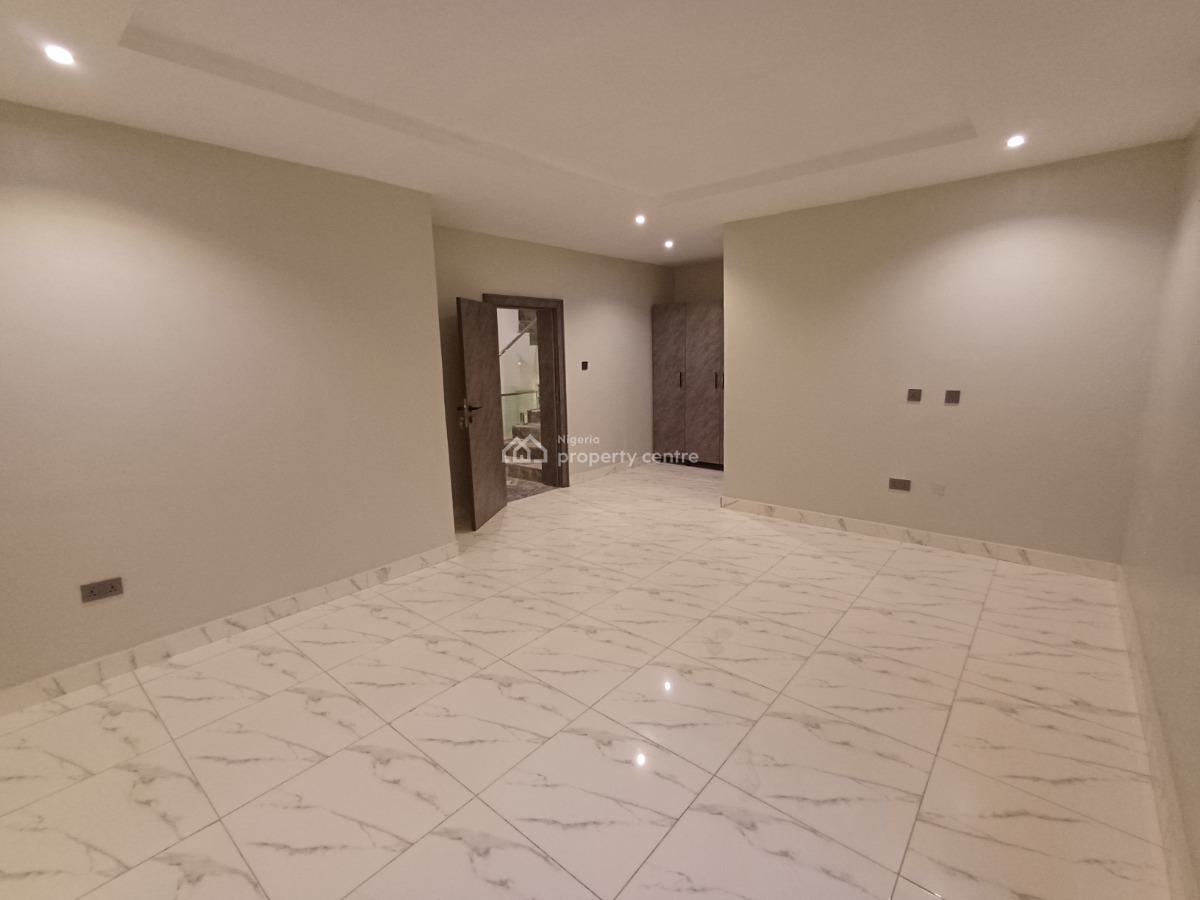 Serviced Self-compound 4 Bedroom Terrace Duplex with Bq, Wuse, Abuja, Terraced Duplex for Rent