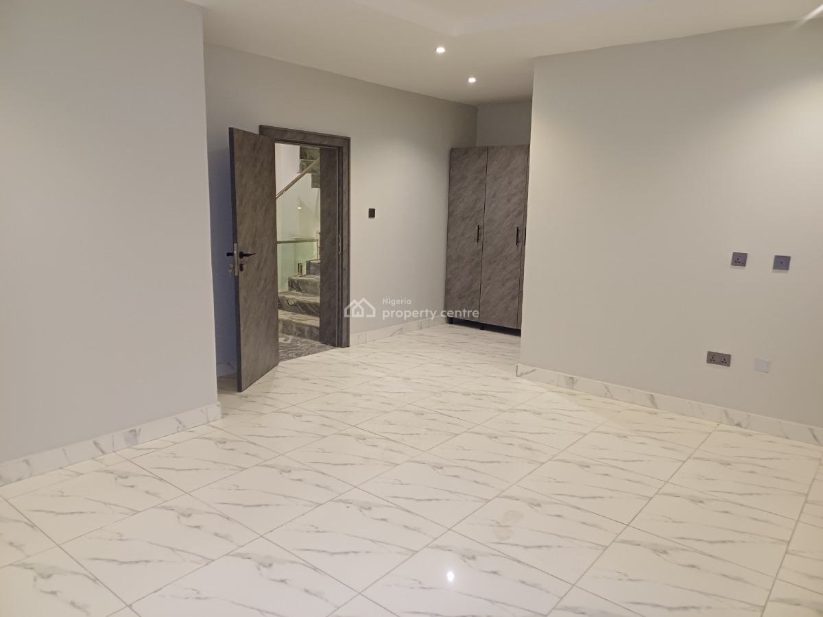 Serviced Self-compound 4 Bedroom Terrace Duplex with Bq, Wuse, Abuja, Terraced Duplex for Rent